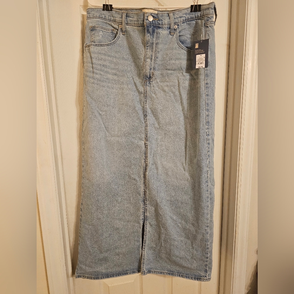 NWT Denim Maxi Skirt. Size:14.